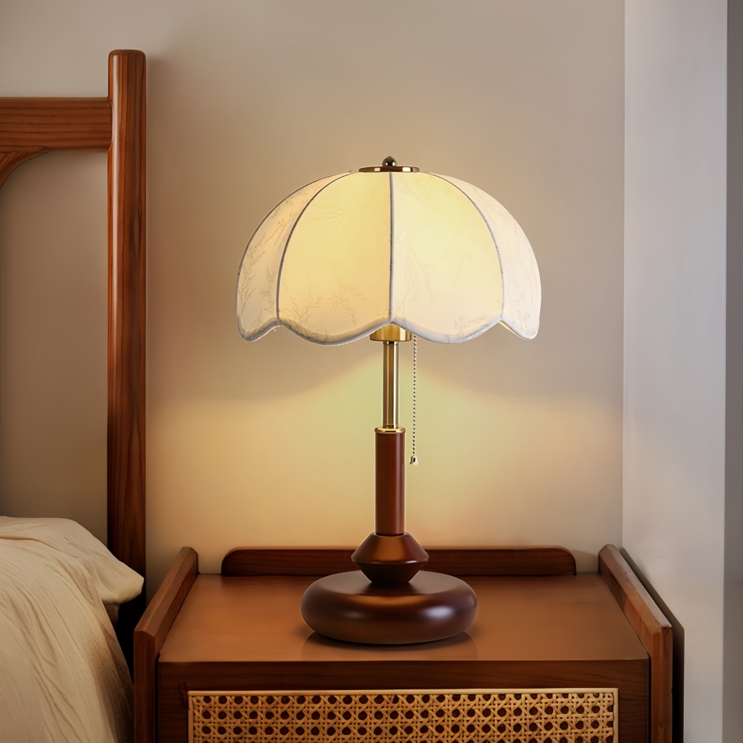 Up Lighting Decor - مصباح طاولة قبة مزخرفة بتصميم عتيق